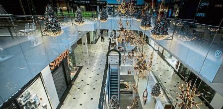 El desacuerdo en el Govern deja en el aire la apertura de centros comerciales