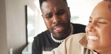 Jason Derulo y Alicia Keys en su broma del piano