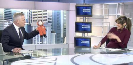 Isabel Jiménez se despide de Informativos Telecinco a causa de su embarazo.