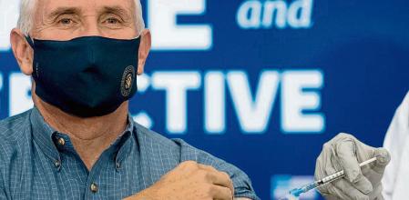 EE.UU. ya tiene dos vacunas y lucha contra los reticentes a pincharse