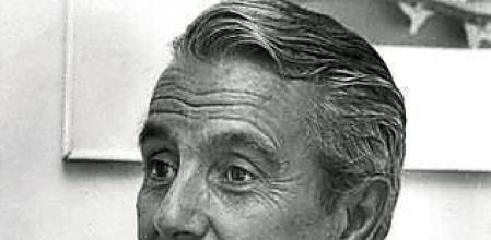 ¿Qué arquitecto hacía striptease ante sus amigos al son de música alemana?