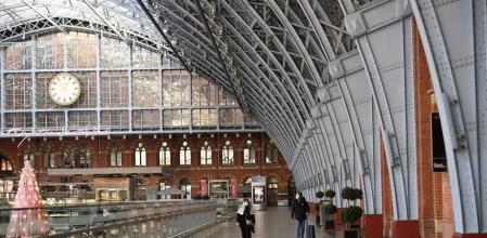 La estación londinense de Saint Pancras, vacía
