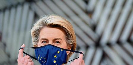 Los retrasos de la vacunación tensan a la UE