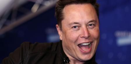 Elon Musk es el ejemplo claro de empresario hecho a sí mismo. Su capacidad de creer en sí mismo y de arriesgar han sido una constante en su vida personal y profesional