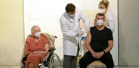 La divulgación del precio de las vacunas inquieta a la UE y enoja a los fabricantes