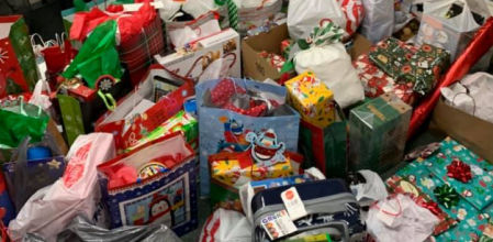 Todos los regalos que recibió el pequeño Tony