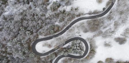Vista de Vidrà bajo la nieve de principios de enero.