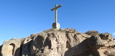 ¿Puedes ver el moai del Tossal de les Forques?