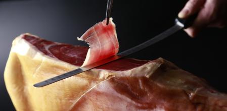 Una paletilla de jamón serrano.