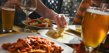 La mujer 'amenazó' a los responsables del restaurante con 'arruinarles' en las redes sociales.