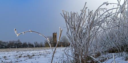 Paisaje nevado en torno a la ermita de Sant Sebastià de Vic.