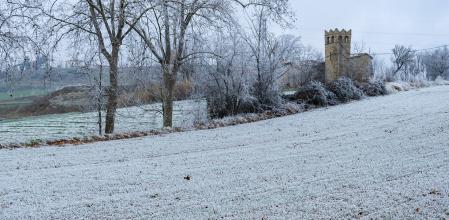 Niebla engelante en el paisaje de Sant Sixt de Miralplà.