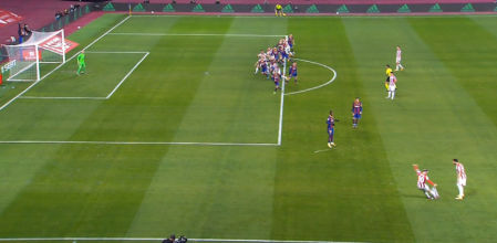 Fuera de juego de Raúl García en el gol anulado