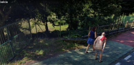 El coche de Google captó el momento exacto que se ha hecho viral