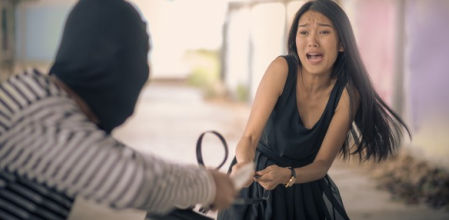 Cuando abra la bolsa que robó se llevará una buena sorpresa