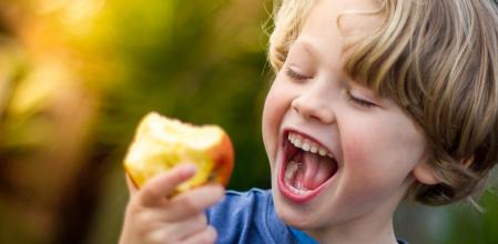 Según un estudio&nbsp;tanto desayunar como cenar tarde se relacionaban con una peor calidad global de la dieta