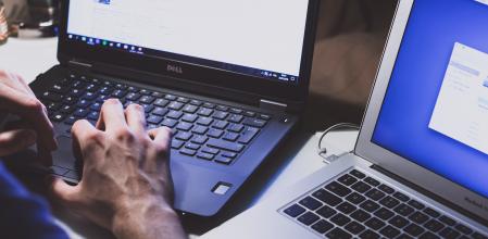 La ciberseguridad empresarial debe pasar por el uso de contraseñas, el cifrado de información, el almacenamiento en redes de trabajo, las copias de seguridad y una red privada virtual