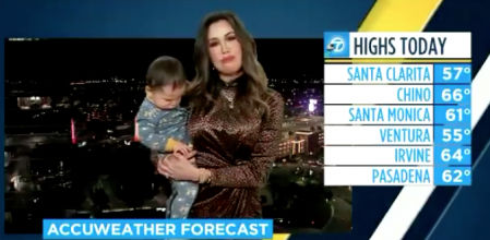 Cuando un bebé interrumpe a su madre, presentadora del tiempo, y ocurre esto…