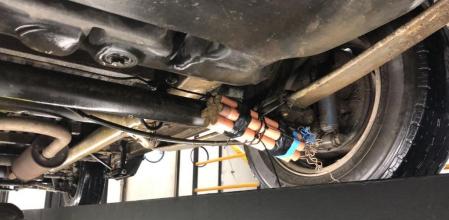 El supuesto explosivo que llevaba el coche que fue revisado en la ITV de Cangas del Narcea, en Asturias, estaba adosado junto al eje de las ruedas