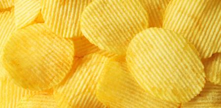 Patatas fritas de bolsa.