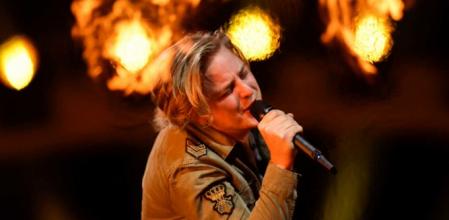 Örs Siklósi, líder de la banda AWS