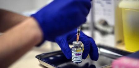 Sanidad reparte 196.800 dosis de la vacuna de AstraZeneca a las comunidades