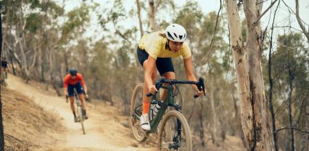 Las disciplinas como el gravel implican un mayor número de grupos musculares en el esfuerzo sobre la bici.