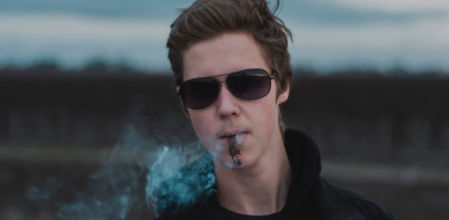 El joven vive en Bollullos Par del Condado (Huelva), y asegura que no le gusta mucho salir