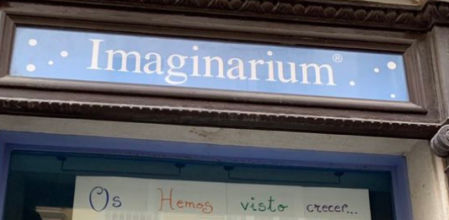 Muchos recuerdan la sensación especial de pasar por la puerta pequeña