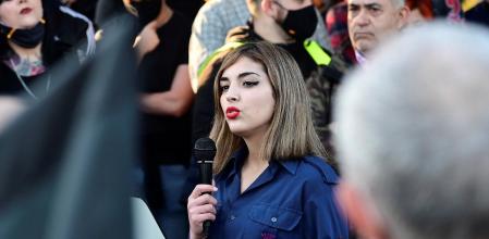 La joven nazi, Isabel Peralta, durante su reciente discurso antisemita en Madrid