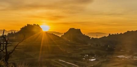Vistas del amanecer en Orís.
