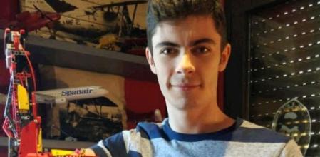 David Aguilar con su brazo articulado hecho con piezas de Lego