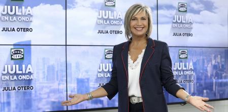 Julia Otero en una fotografía promocional de su programa en Onda Cero.