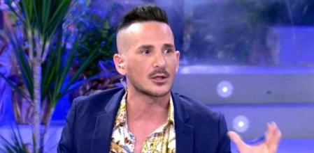 Sergi Ferré, reportero de 'Sálvame' con su nuevo aspecto en el 'Deluxe'