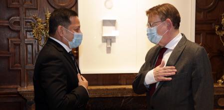 El president Ximo Puig con el presidente del Valencia CF antes de la reunión que han mantenido esta tarde