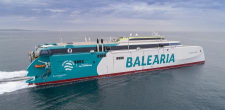 El innovador ‘Eleanor Roosevelt’ de Baleària realiza las primeras pruebas de mar en Gijón