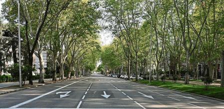 paseo del Prado completamente desierto 08/04/2020