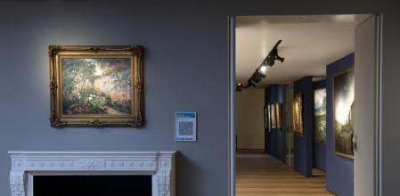 Pla tancat de l'exposició 'Spanish Modern Landscapes', a la galeria Colnaghi de Londres. Imatge del 10 de març de 2021. (Horitzontal).