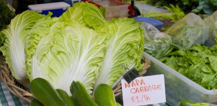 Col china expuesta en una tienda