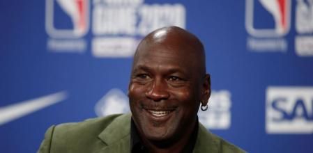 Las zapatillas de Michael Jordan podrían batir el récord en una subasta