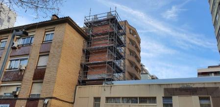 Una chimenea de la empresa Cooklane construida en el barrio de les Corts