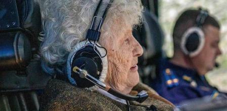 A sus 99 años se atreve con todo