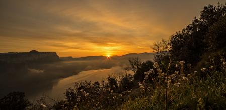 Vistas del amanecer en el pantano de Sau.