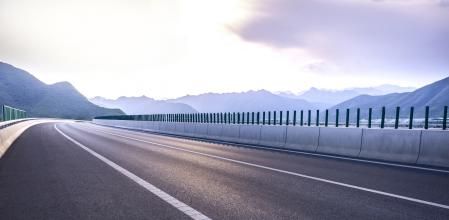 Las autoridades de Tráfico estudian implantar un sistema de adelantamientos por turnos para reducir la siniestralidad en las carreteras convencionales&nbsp;