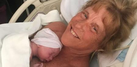 Barbara ha dado a luz a su hijo Jack a los 57 años.