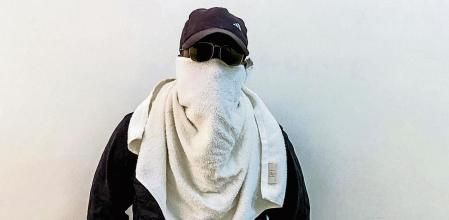 Akram, de 27 años, es traficante de migrantes en la ruta que une África con Canarias