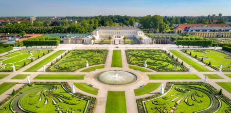 Una vista general de los jardines de Herrenhausen en Hannover, Alemania
