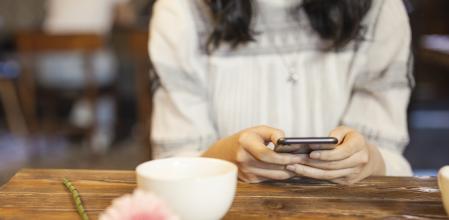 La medida pretende combatir con la falta de seguridad que presentan las aplicaciones de 'dating'