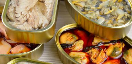 Atún, mejillones, berberechos y sardinas en conserva