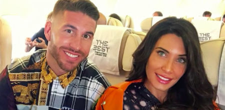 Seis habitaciones con baño, dos salones, un gimnasio, una sala de juegos para los niños, un jardín con piscina exterior e interior y un museo personal del futbolista componen la vivienda de la pareja